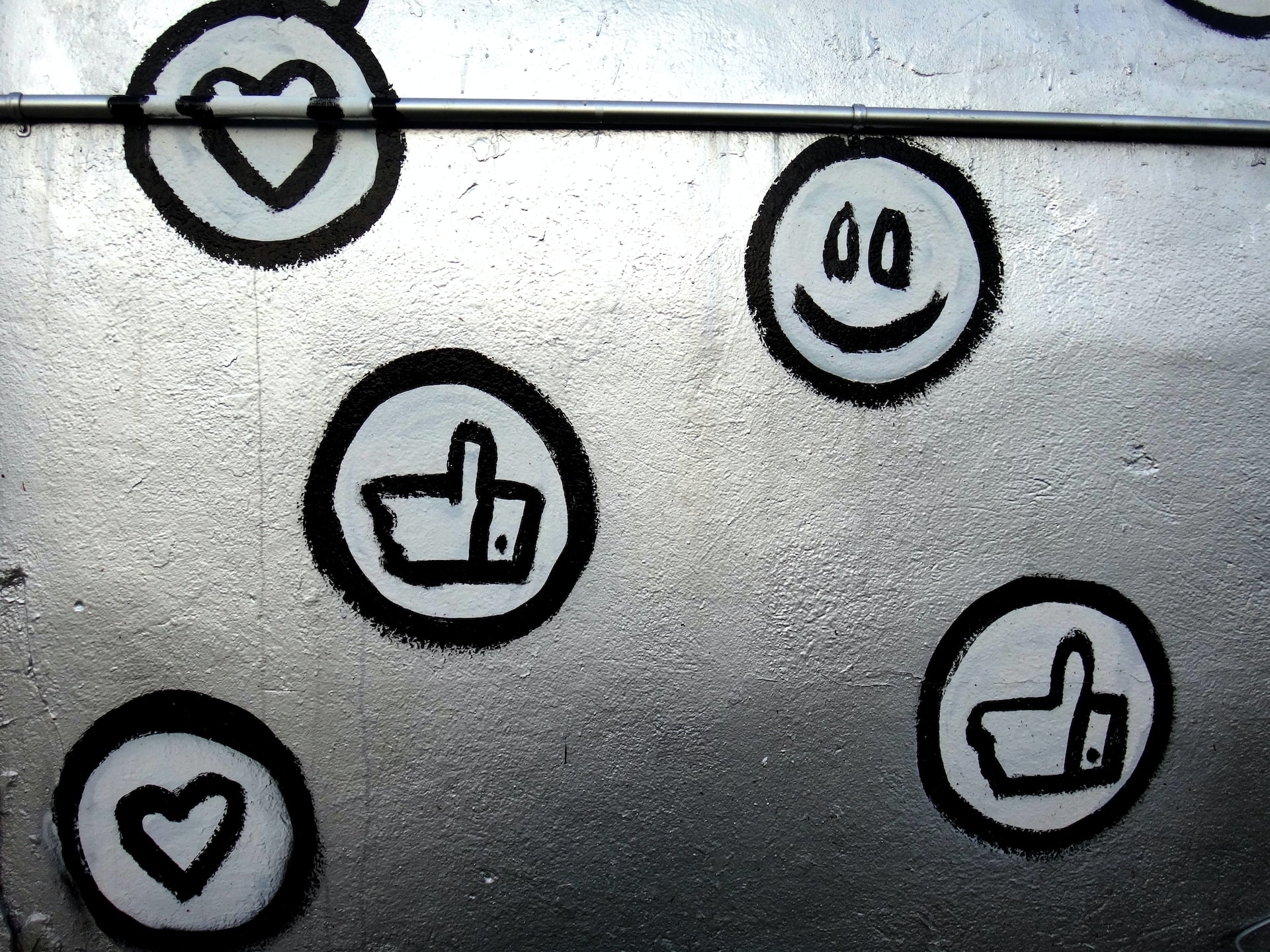 Social media icons in spray paint